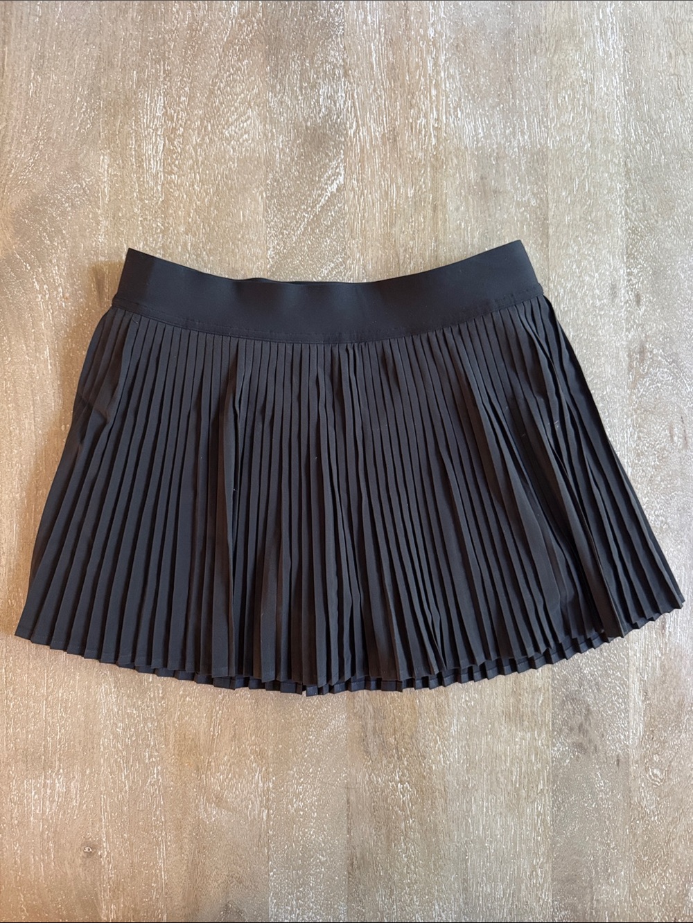 Lululemon high rise pleated skirt